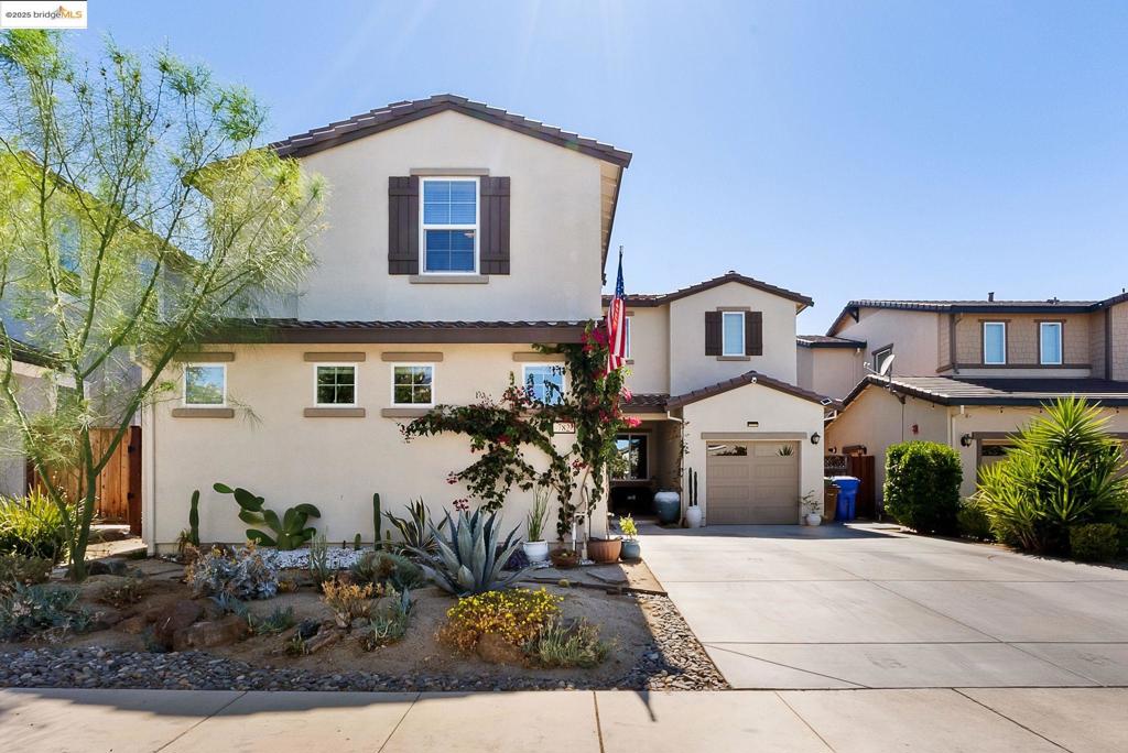 782 Plumeria St