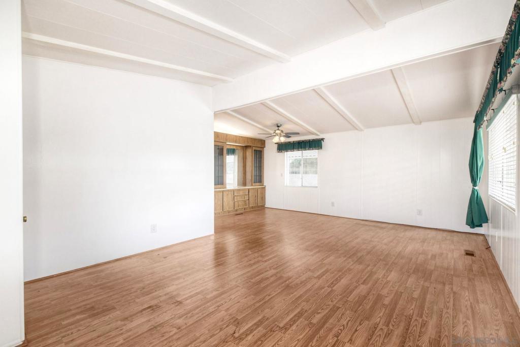 276 N El Camino Real 44