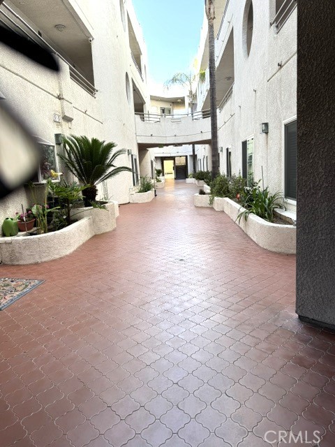 6828 Laurel Canyon Boulevard 211