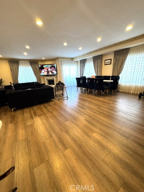 6828 Laurel Canyon Boulevard 211