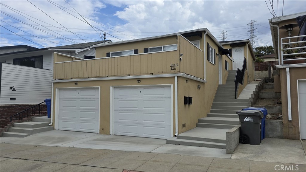 Coastal Front Unit for Rent – Steps from Redondo Beach Hotspots. Live the South Bay lifestyle in this charming 2-bedroom, 1-bath duplex located in a quiet residential neighborhood just minutes from King Harbor, Chart House, Cheesecake Factory, Redondo Pier, and Whole Foods. Enjoy original hardwood floors throughout, a bright living space, and an efficient kitchen with granite countertops and stainless steel appliances. Both bedrooms feature large closets, and the unit includes a stack washer/dryer for your convenience. Parking is a breeze with a one-car garage offering extra storage plus an additional tandem driveway space. Ample street parking is also available. Relax or entertain on the very spacious front deck and soak in the coastal breeze. This home offers the perfect blend of comfort, style, and location—available now for you to move in and make it your own. Landlord pays water and trash collection. No smoking. Cats ok, no dogs.