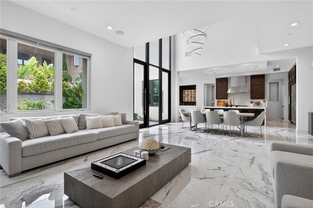 61 Iluna, Irvine CA 92618 - Photo 6