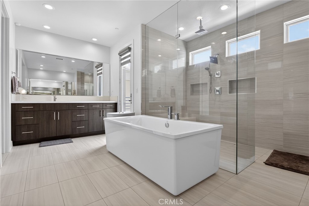 61 Iluna, Irvine CA 92618 - Photo 12