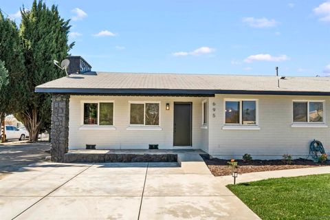 Photo of 695 S Santa Fe St, Hemet, CA 92543 (MLS # 260012677SD)