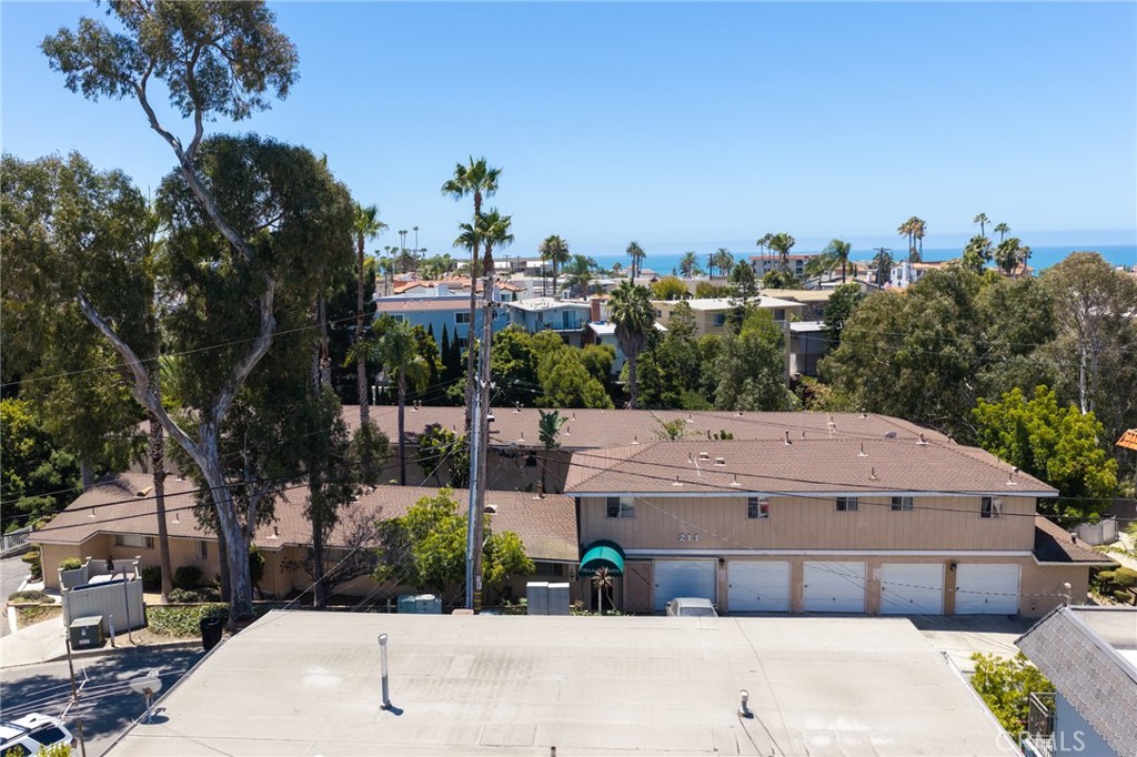 211 W Marquita