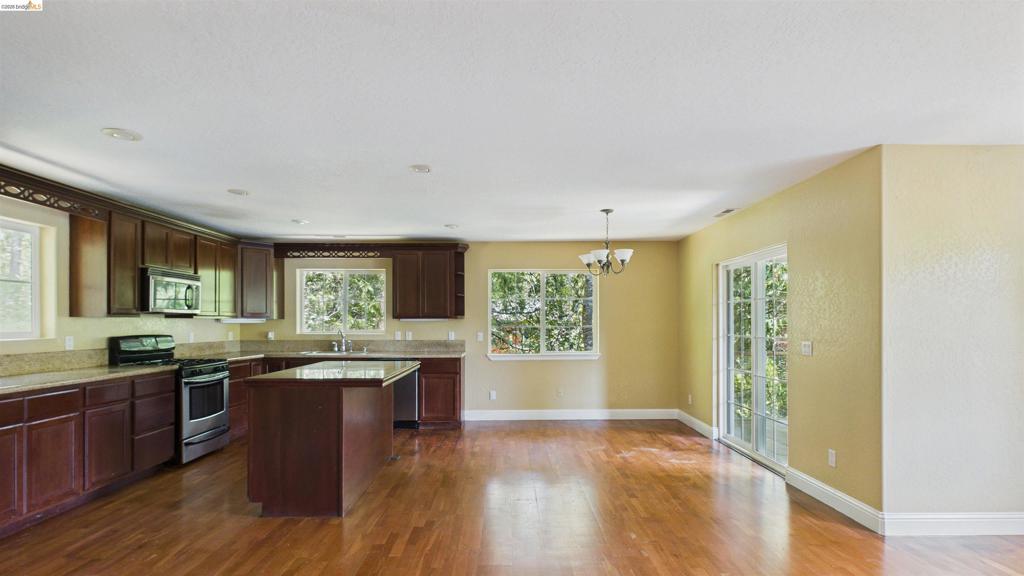 22464 Tuolumne Rd. N
