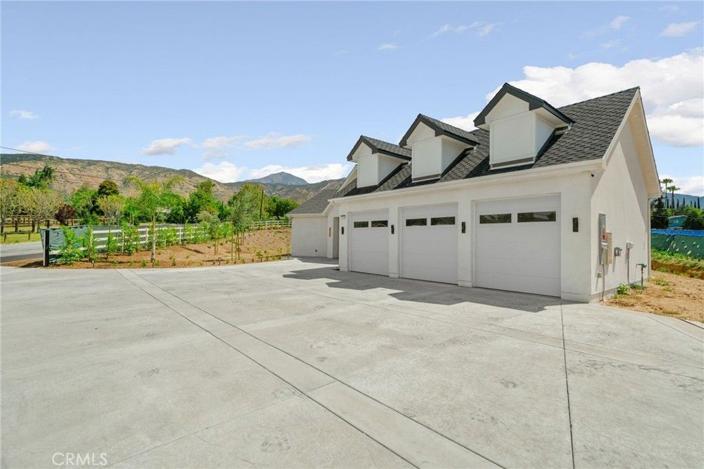 Photo of 35249 Grape Ave, Yucaipa, CA 92399 (MLS # TR26082732)