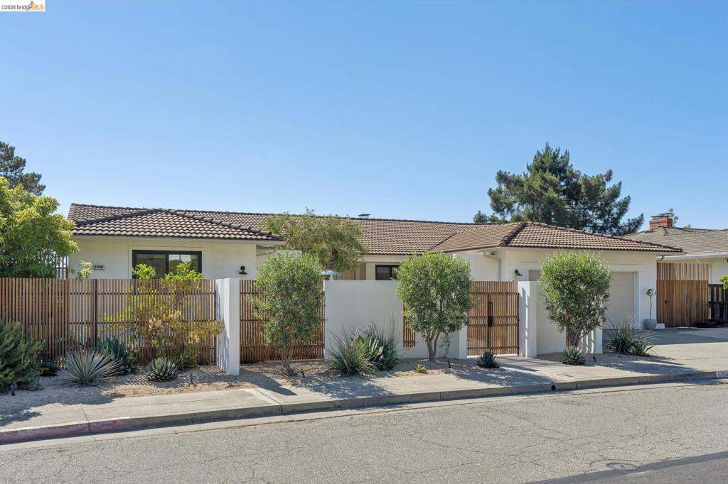 10592 Englewood Dr