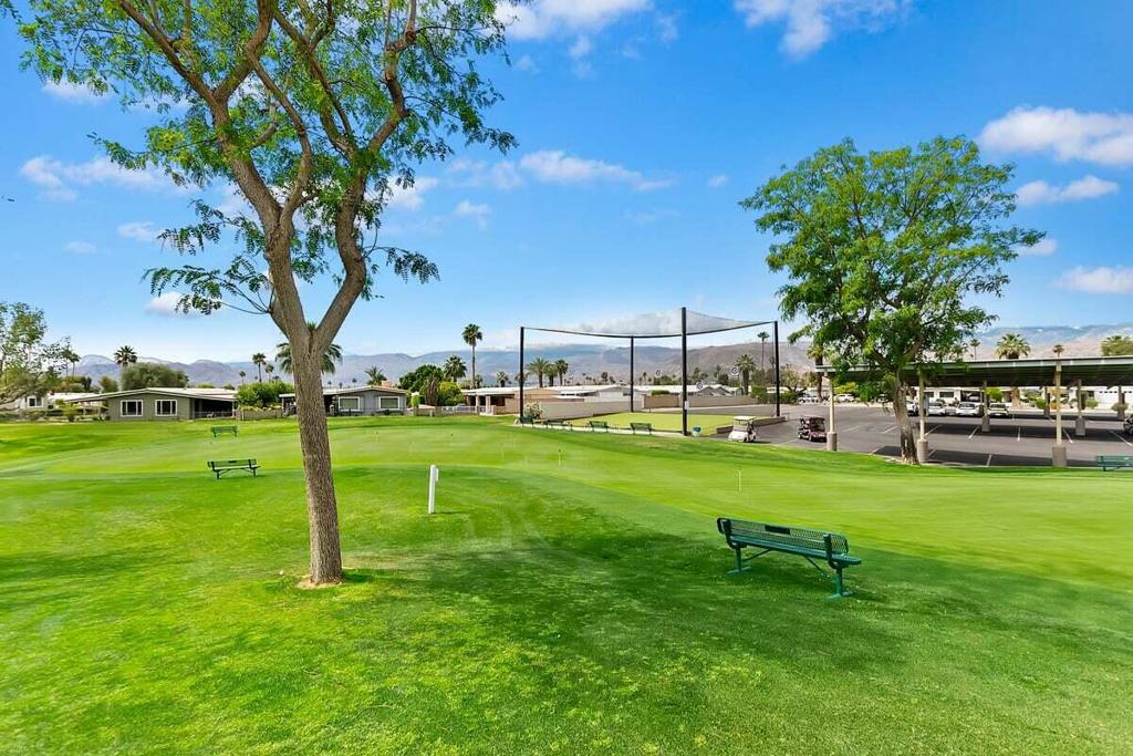 Palm Desert Greens - Manufactured In Park