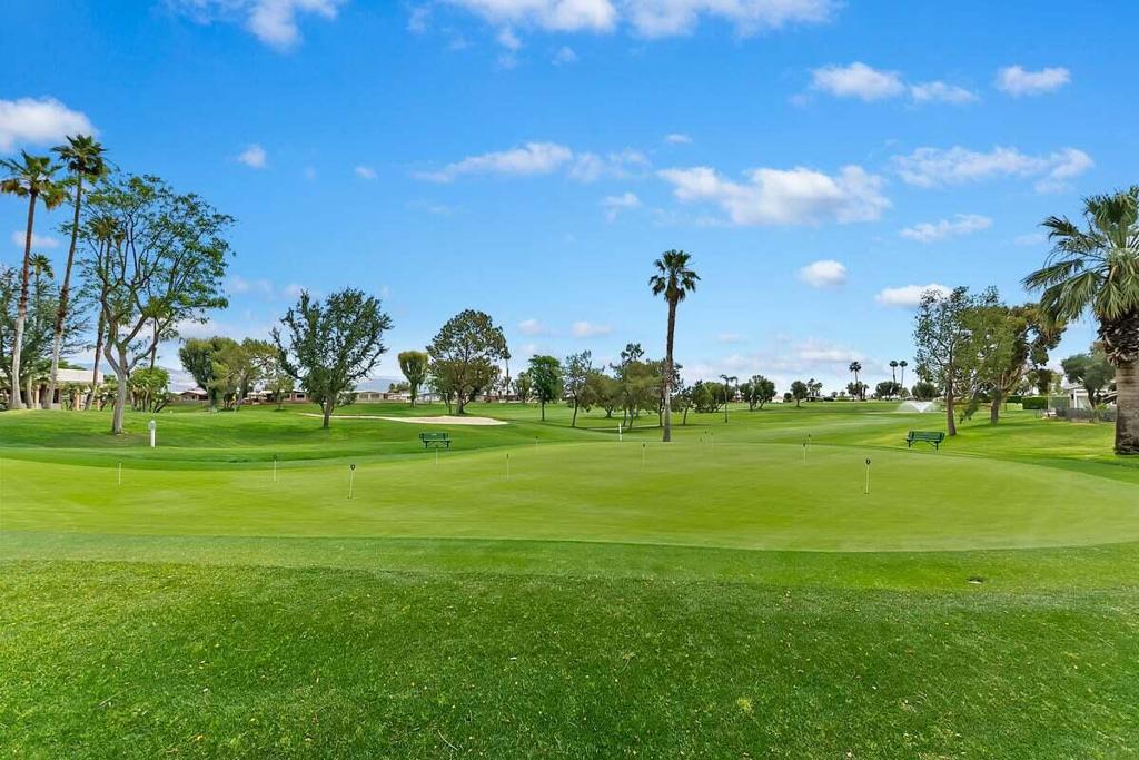 Palm Desert Greens - Manufactured In Park