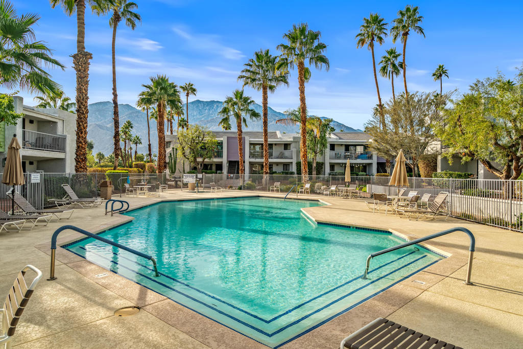 Palm Villas - Residential