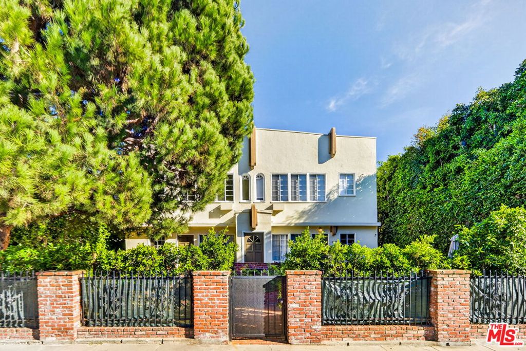 822 N Hayworth Avenue