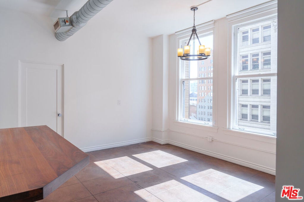215 W 7th Street 707