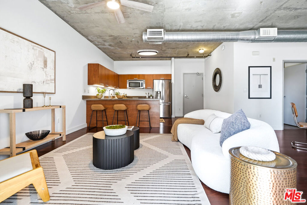 645 W 9th Street 342