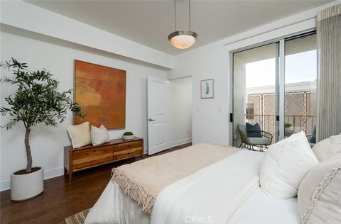 Photo of 817 N Alfred Street #205, Los Angeles, CA 90069 (MLS # BB25199897) Photo of 817 N Alfred Street #205, Los Angeles, CA 90069 (MLS # BB25199897)