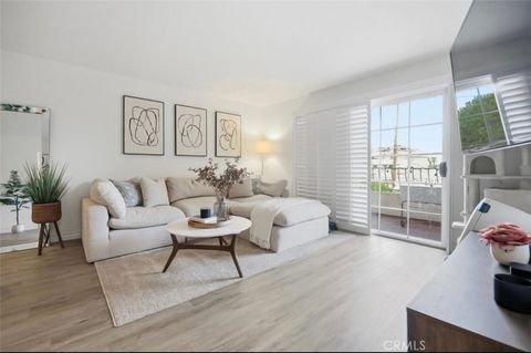 1335 Newport Avenue 202 Long Beach CA 90804