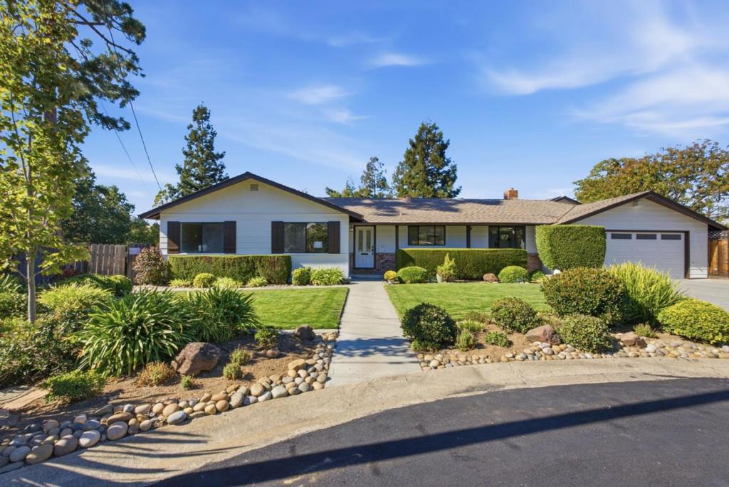21905 Meadowview Lane