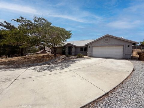 Photo of 18641 Fairburn St, Hesperia, CA 92345 (MLS # IV26084693)