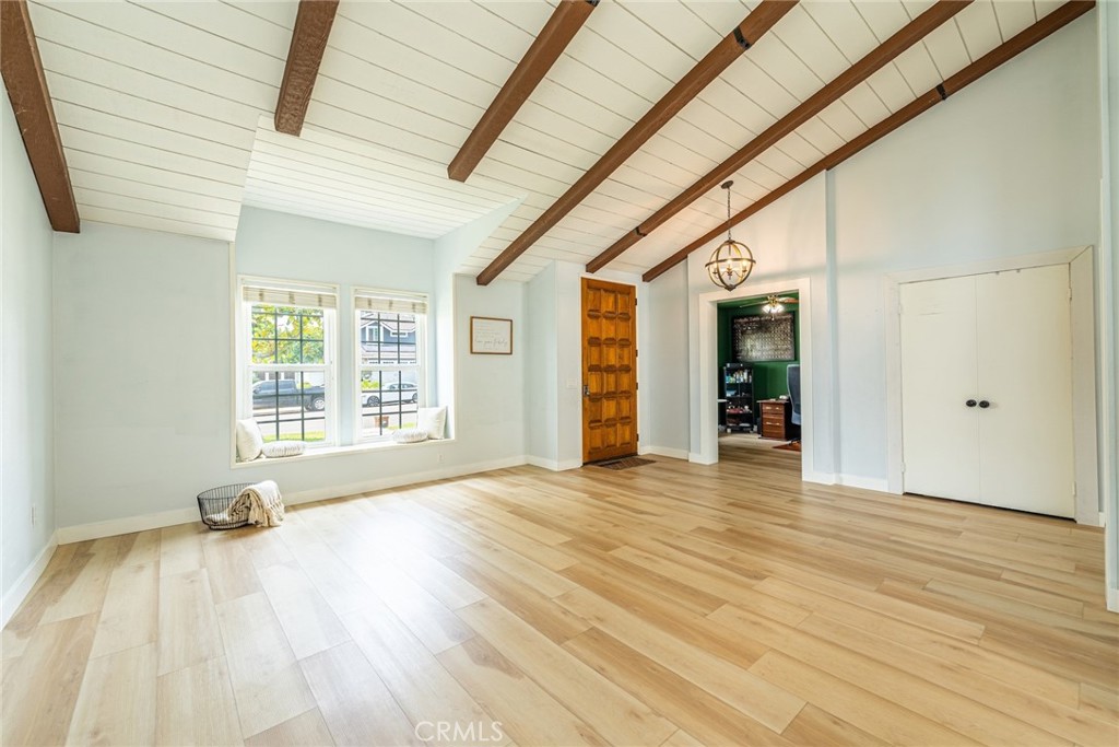 5940 Avenida Antigua