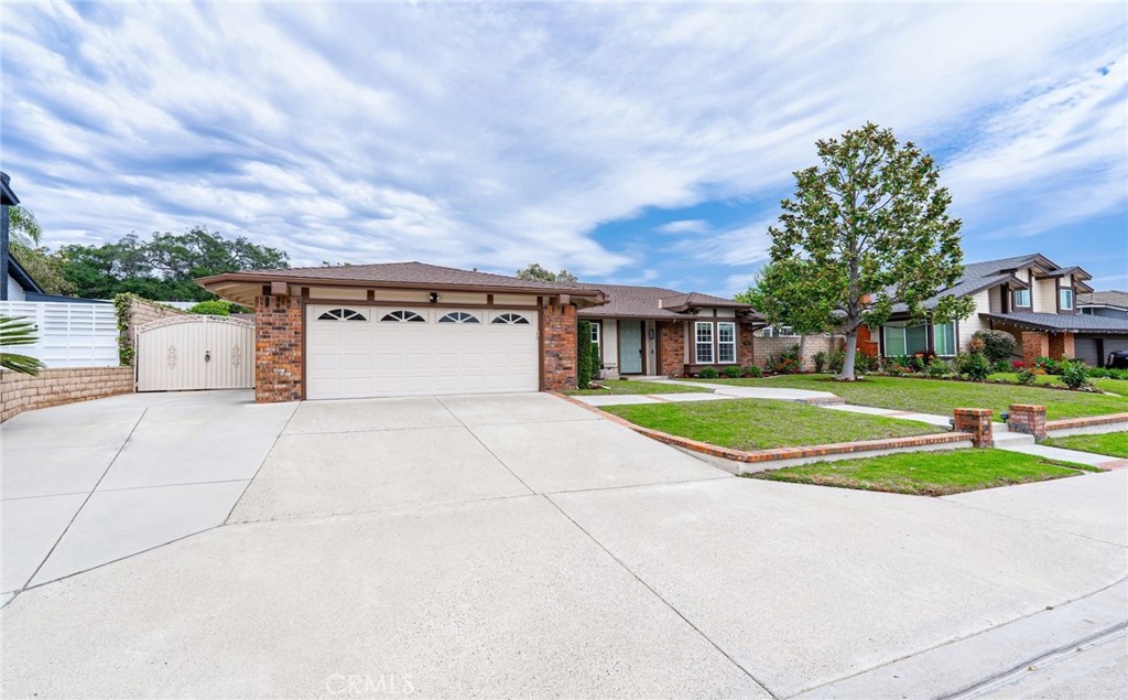 5940 Avenida Antigua