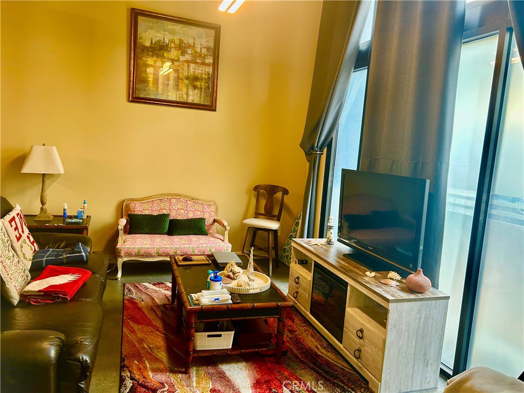 Downtown (DT) - Residential Lease
