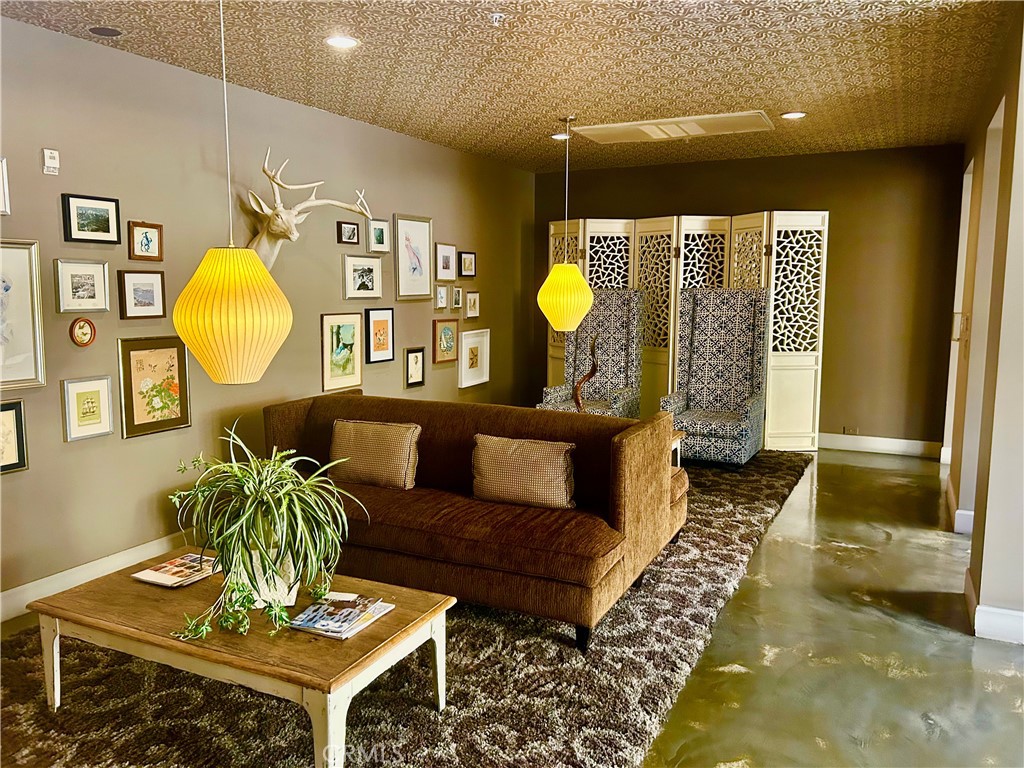 Downtown (DT) - Residential Lease