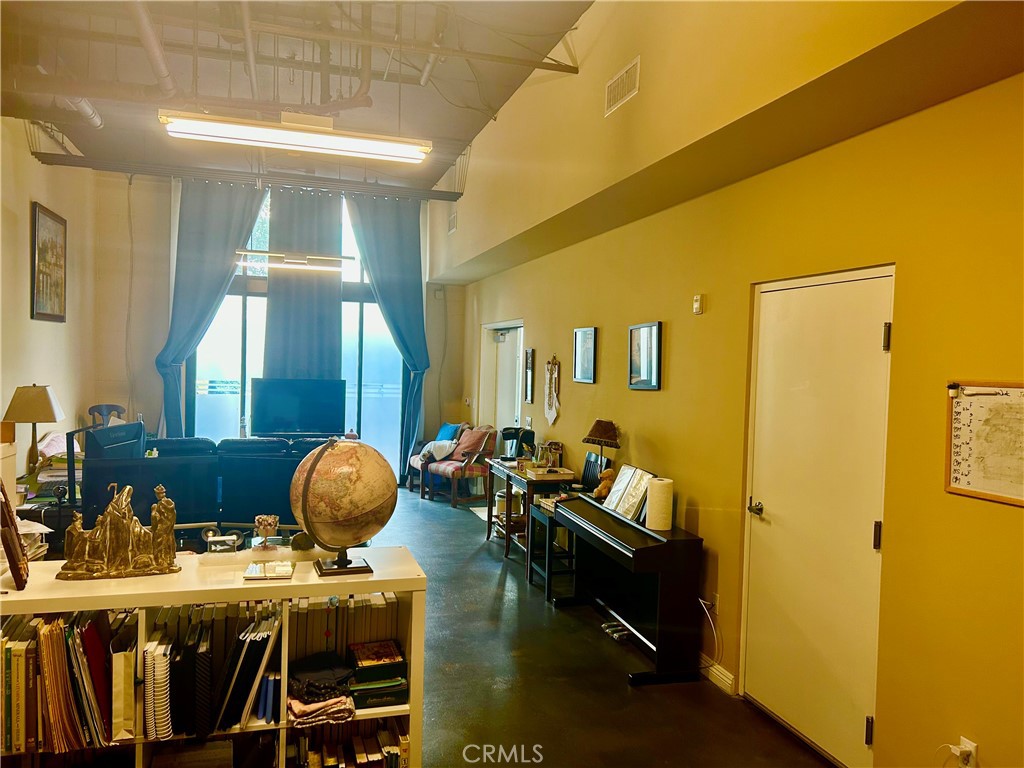 Downtown (DT) - Residential Lease