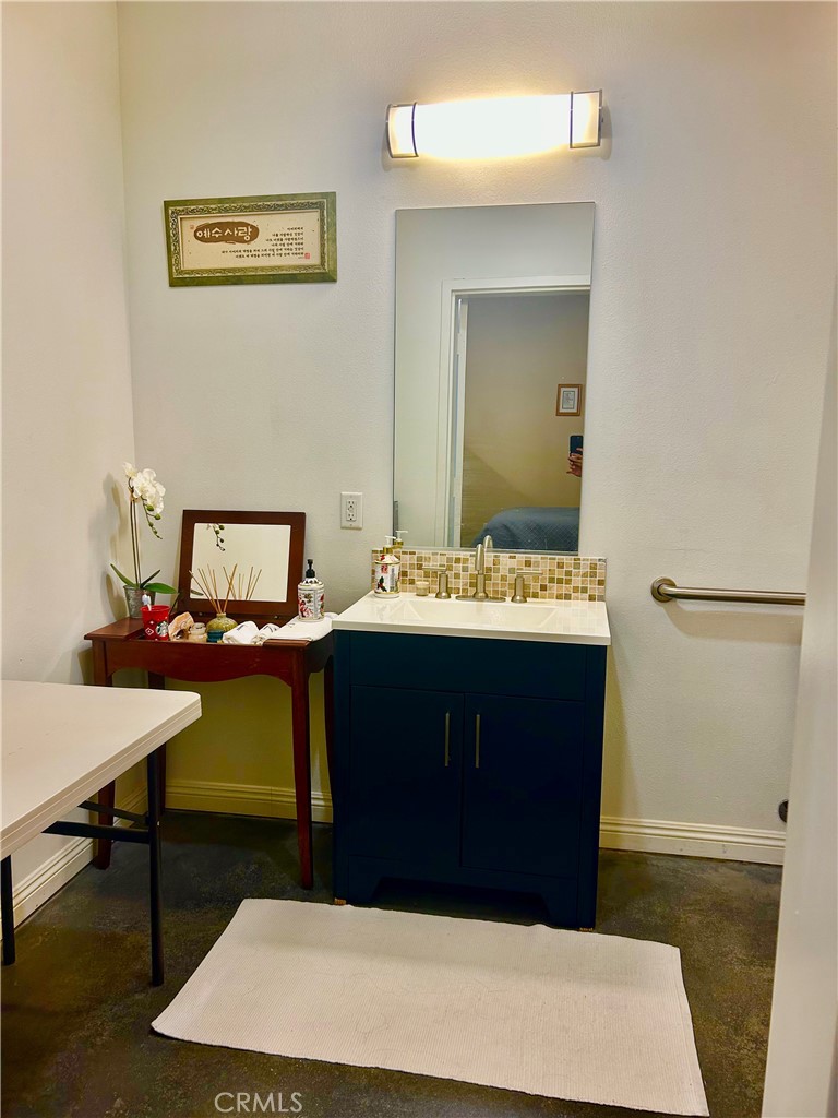 Downtown (DT) - Residential Lease