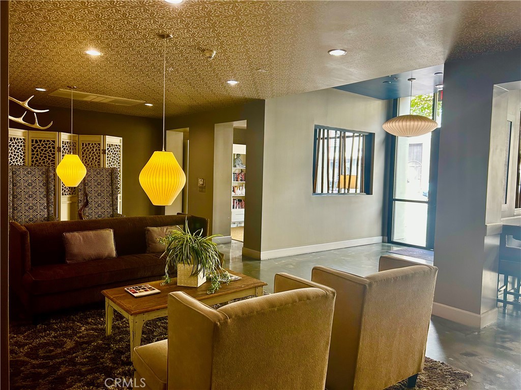 Downtown (DT) - Residential Lease