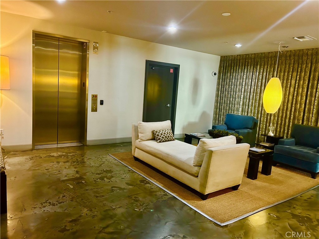 Downtown (DT) - Residential Lease
