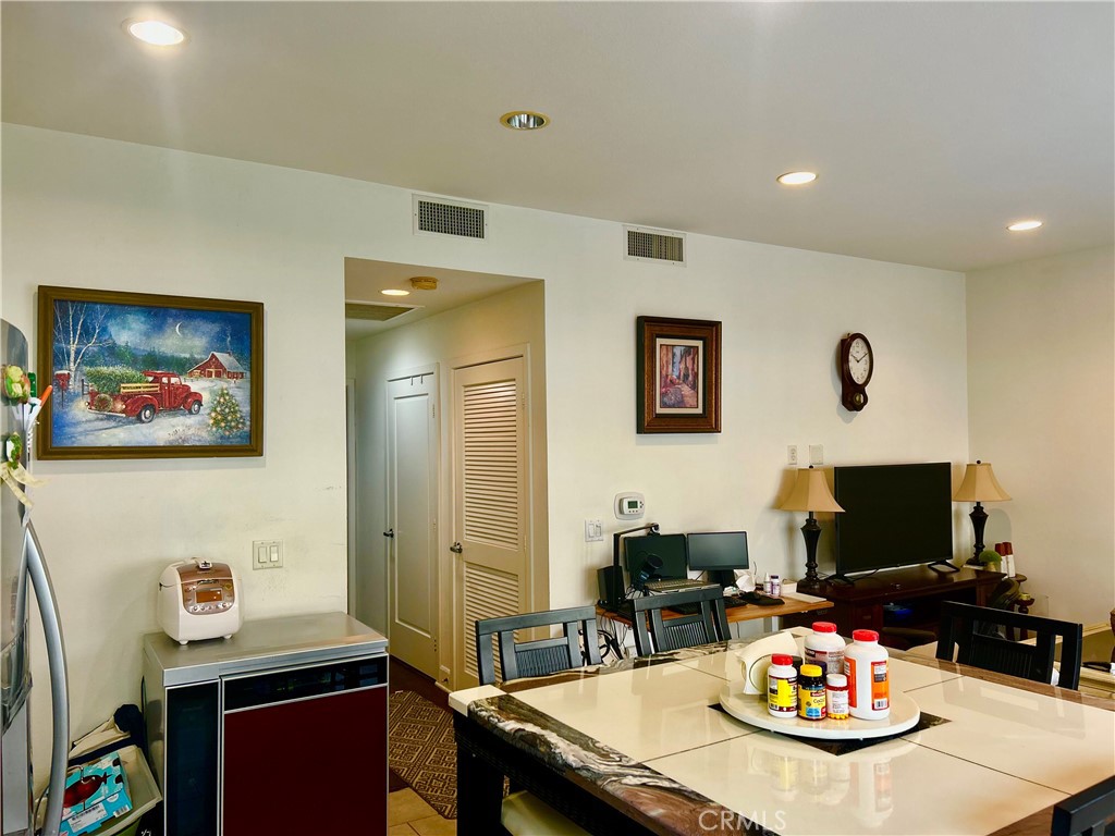 Downtown (DT) - Residential Lease