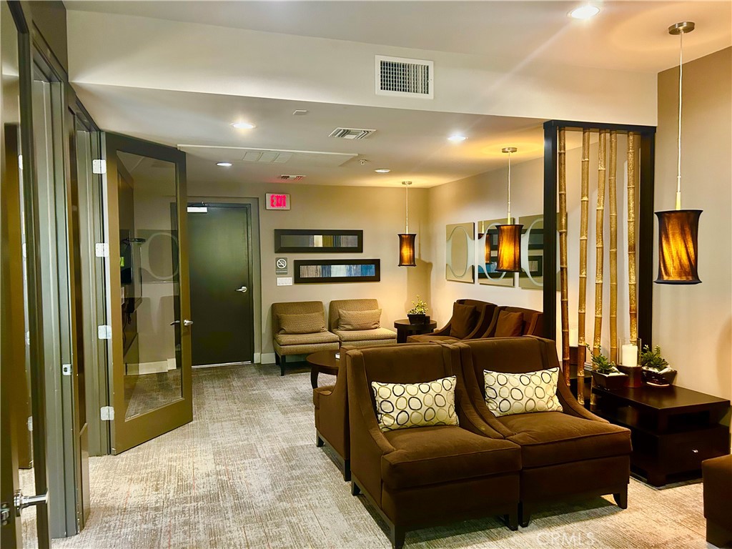 Downtown (DT) - Residential Lease