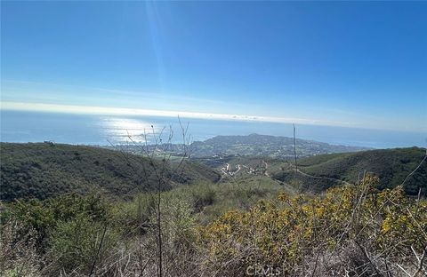 Photo of 4001 Ramera Mtwy E, Malibu, CA 90265 (MLS # SR25270884)