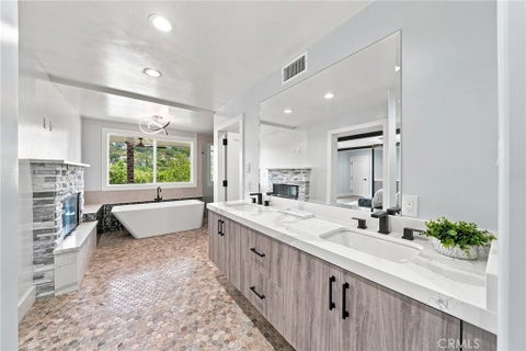 Photo of 6002 Graciosa DR, Los Angeles, CA 90068 (MLS # PW26165272)