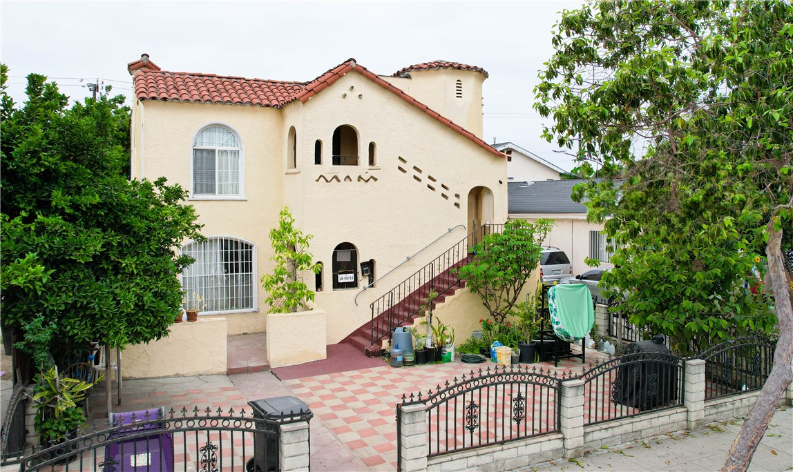 1451 Walnut Avenue
