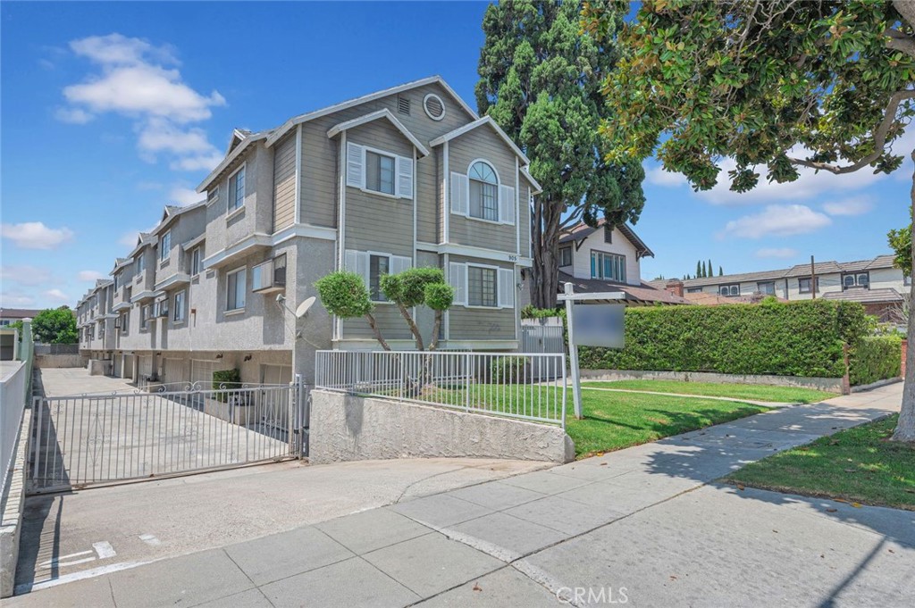 Welcome to this beautifully maintained 3-bedroom, 2.5-bathroom end-unit townhouse located in the highly desirable City of Alhambra. Offering 1,438 sq ft of comfortable living space, this home is filled with abundant natural light and enjoys a gentle breeze throughout the day.
Upon entry, you'll find a spacious living room to the right, complete with a cozy fireplace—perfect for relaxing evenings. There's also a dedicated area ideal for a study nook or homework station. The home features recessed lighting and stylish vinyl flooring throughout.
The modern kitchen boasts quartz countertops, backsplash, making it both elegant and functional. Upstairs, the expansive master suite impresses with high ceilings and an upgraded shower, while the two additional bedrooms share a well-appointed hallway bathroom. Each bathroom includes a window for natural ventilation.
Additional highlights include a two-car attached garage with extra storage space, and a location just minutes from local schools and parks. Don't miss this bright and breezy corner unit—it's the perfect place to call home in a sought-after neighborhood.