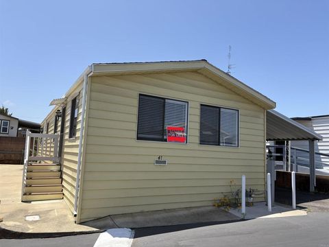 41 Hummingbird Oceanside CA 92057