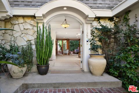 14128 Dickens Street Sherman Oaks CA 91423