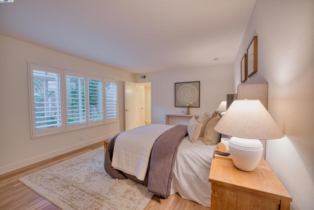 ROSSMOOR - Residential