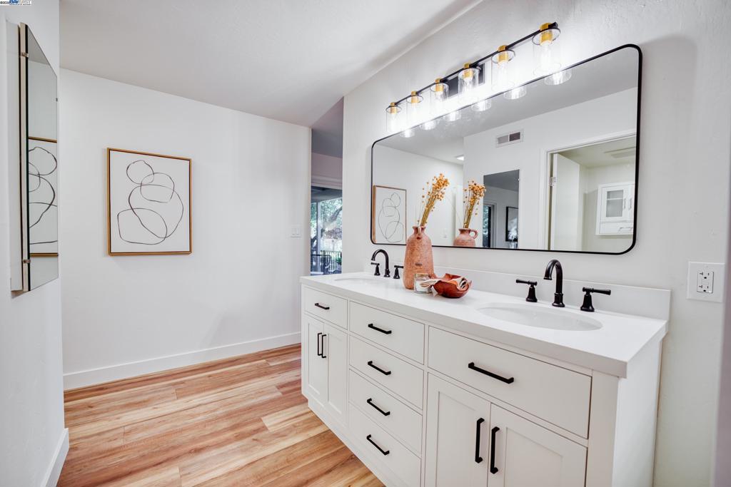 ROSSMOOR - Residential