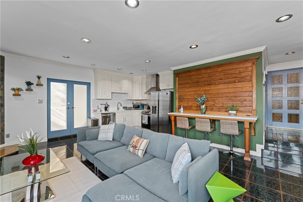 2525 E 19th Street 24