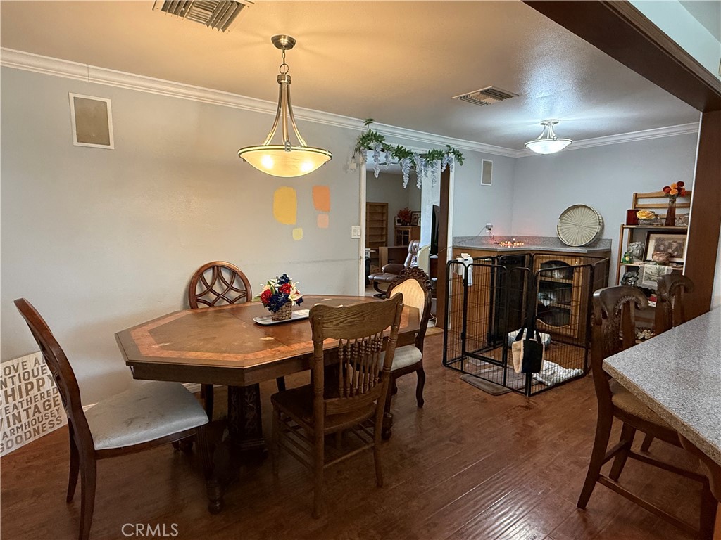 325 W Ave L