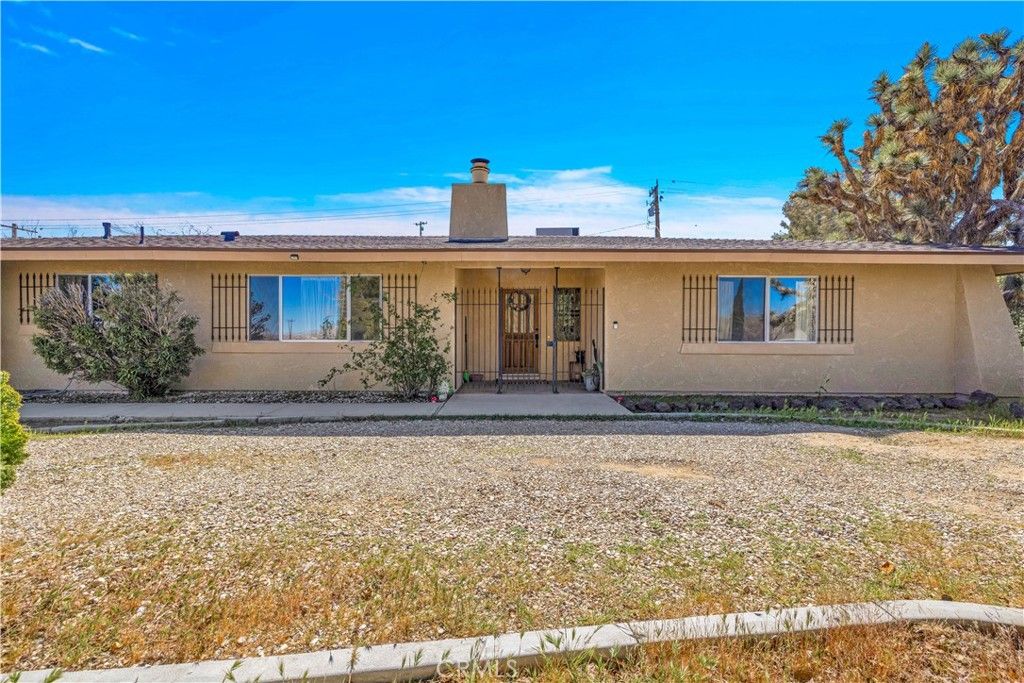 Photo of 56527 El Dorado Drive, Yucca Valley, CA 92284 (MLS # JT26057225)
