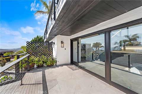 Tiny photo for 866 Coast View Drive, Laguna Beach, CA 92651 (MLS # LG25233098)