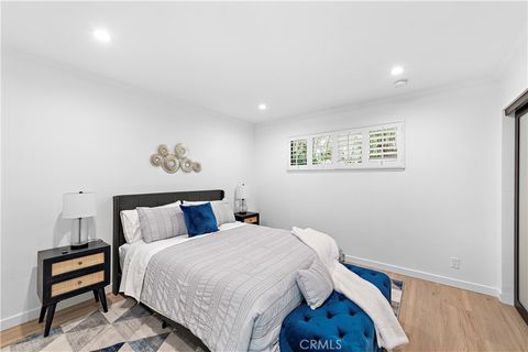 Tiny photo for 866 Coast View Drive, Laguna Beach, CA 92651 (MLS # LG25233098)