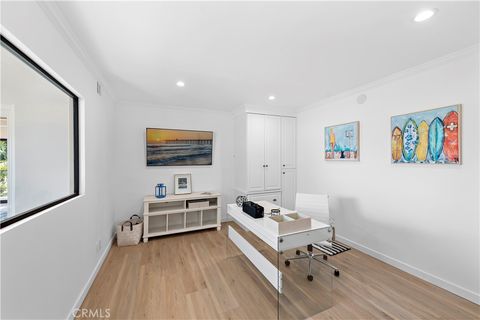 Tiny photo for 866 Coast View Drive, Laguna Beach, CA 92651 (MLS # LG25233098)