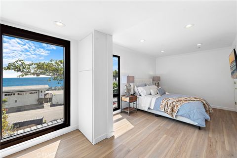 Tiny photo for 866 Coast View Drive, Laguna Beach, CA 92651 (MLS # LG25233098)