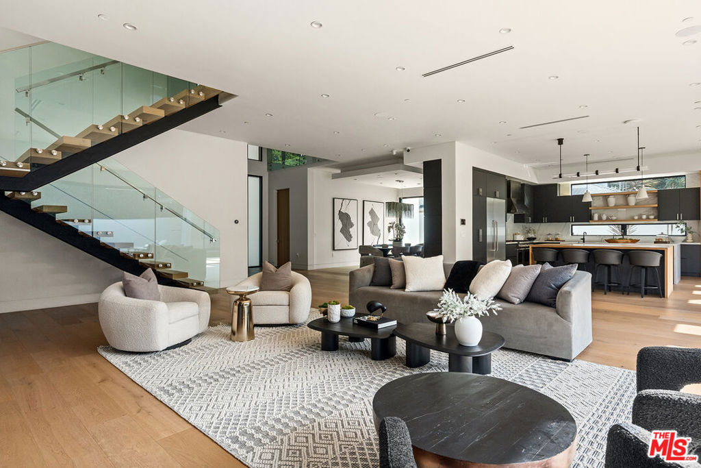 14812 Morrison Street