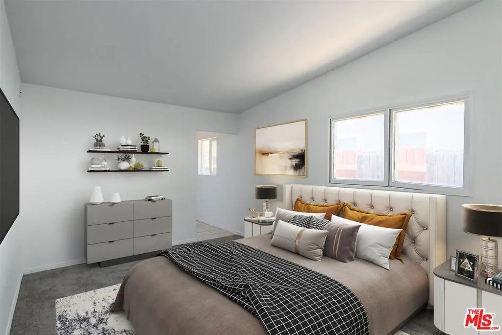 Reseda, California 91335, United States, 3 Bedrooms Bedrooms, ,2 BathroomsBathrooms,Residential,Pending,197075