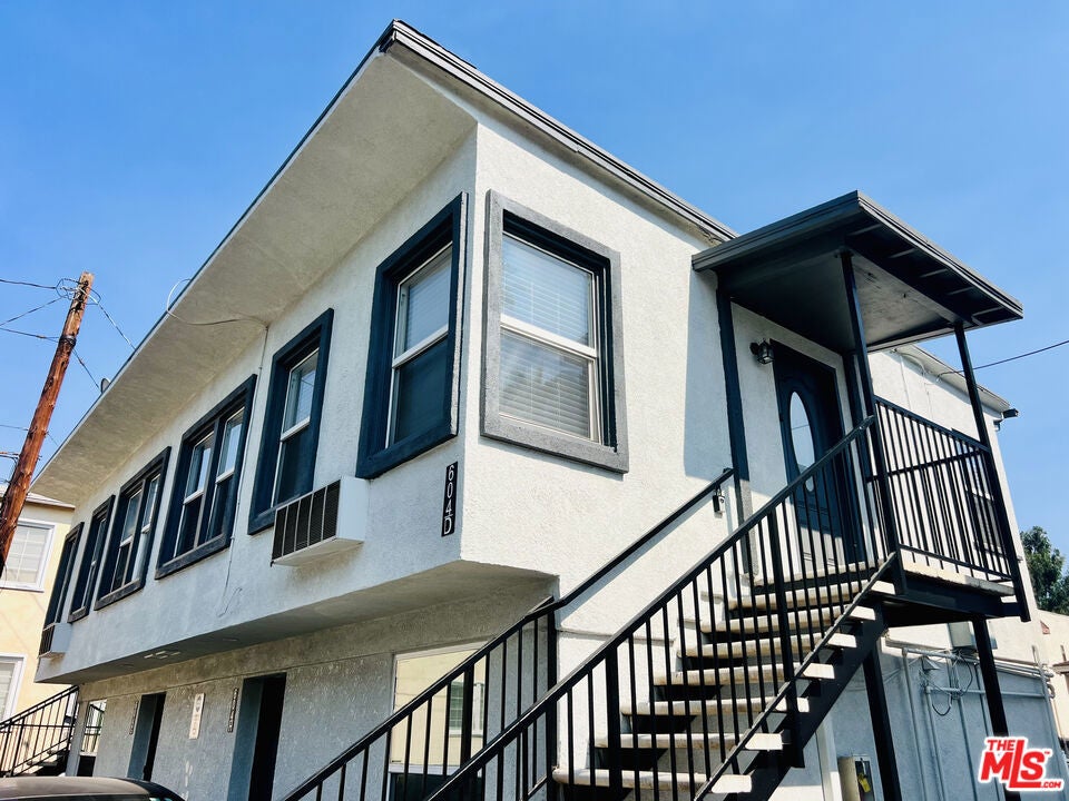 Photo of 604 E CHEVY CHASE Drive #D, Glendale, CA 91205 (MLS # 26984625)